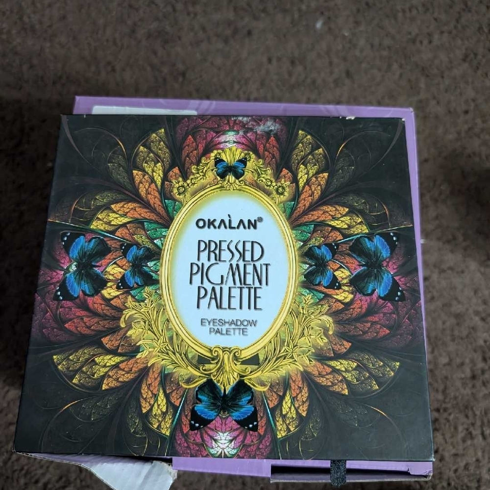 Okalan Pressed Pigment Palette
